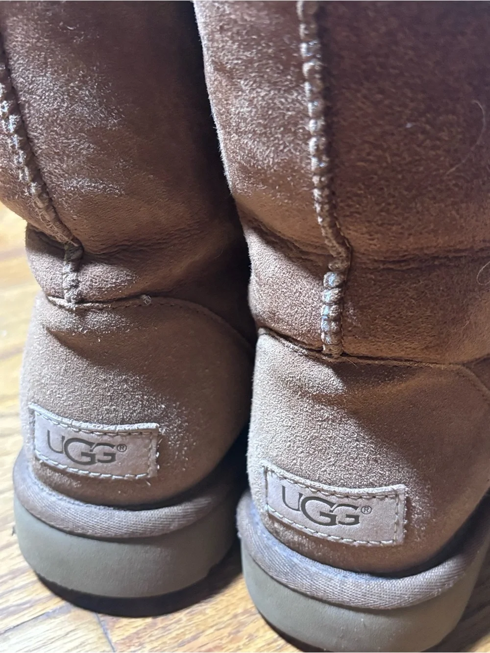 UGG Classic Short II Boots Chestnut Suede Sheepskin Women's Size 9